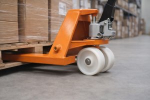 Koła poliamidowe PA6 vs PA6G – różnice, zastosowania i dobór do obciążeń